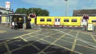 Birkdale Level Crossing [upl. by Isabel940]